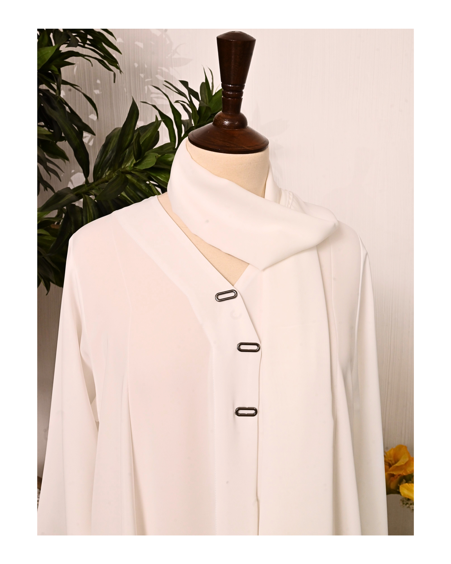 White – Premium Emirati Abaya