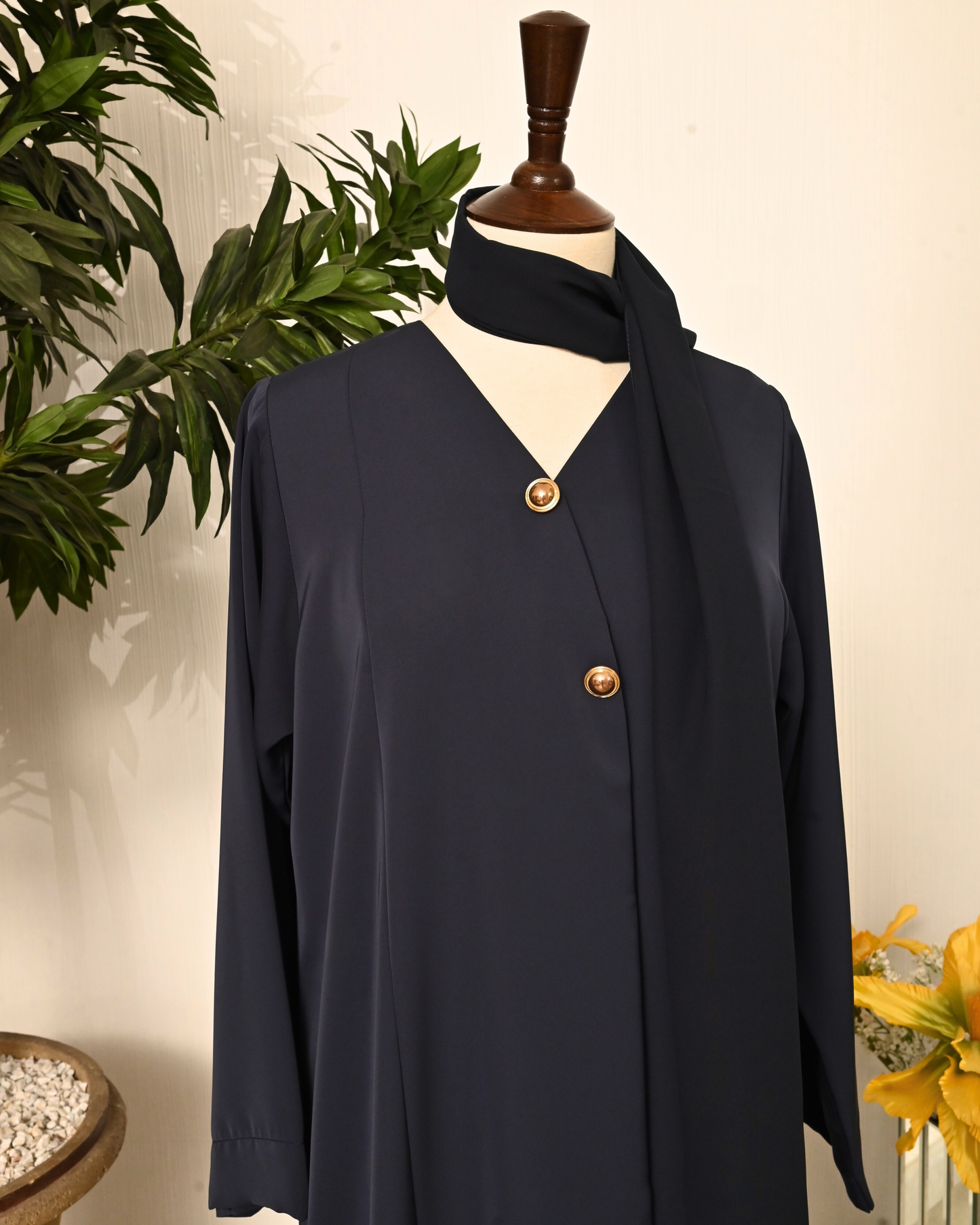 Midnight Blue – Premium Emirati Abaya
